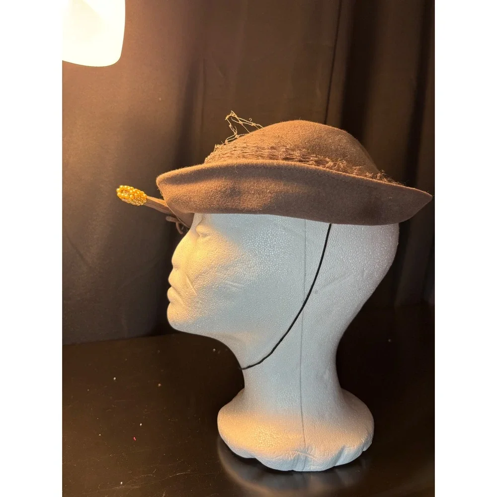 Vintage Linda Jane Hollywood Styles Taupe Wool Felt Hat Feather Netting 22